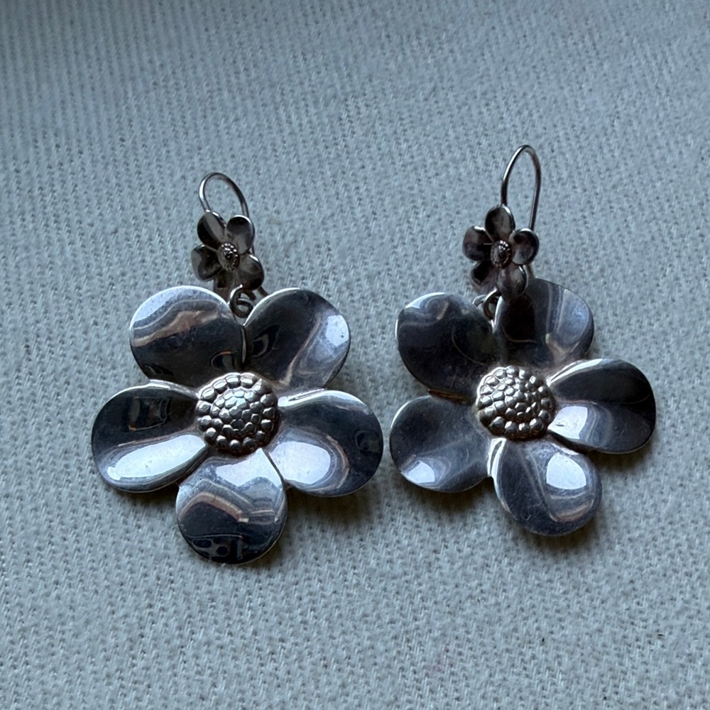 Paola Valentini Sterling Silver Italy Flower Daisy Dangle Earrings 925